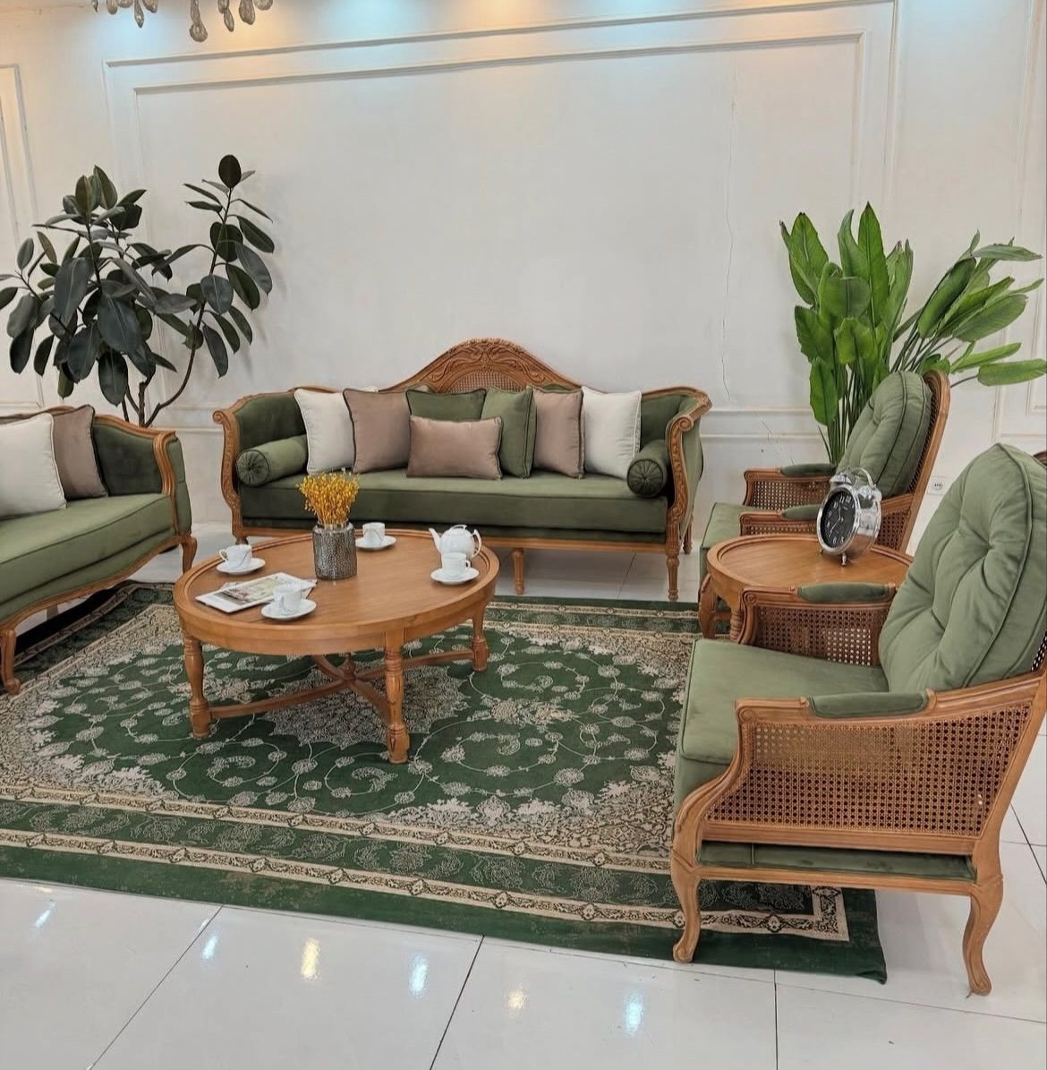 مبل فرانسوی و فرش