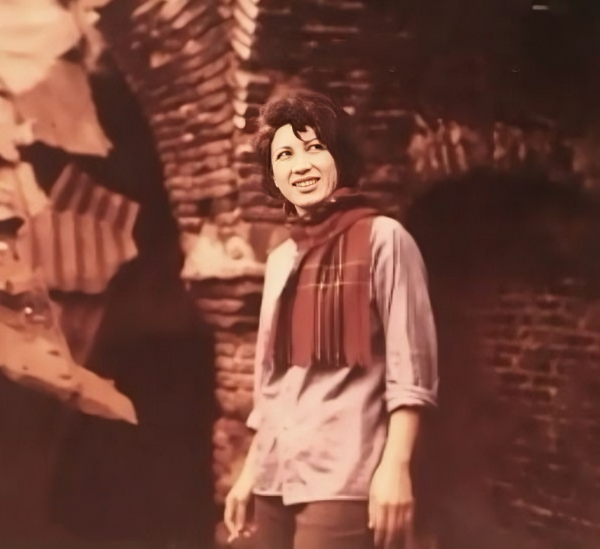 فروغ فرخزاد - زندگینامه فروغ فرخزاد - عکس های فروغ فرخزاد 