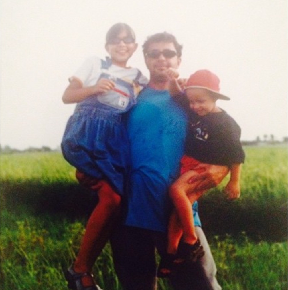 خانواده مینو آذرمگین