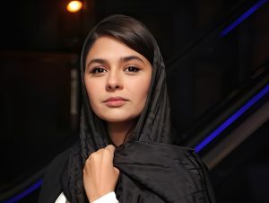 مینو آذرمگین عکس