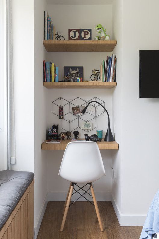 میز تحریم کم جا