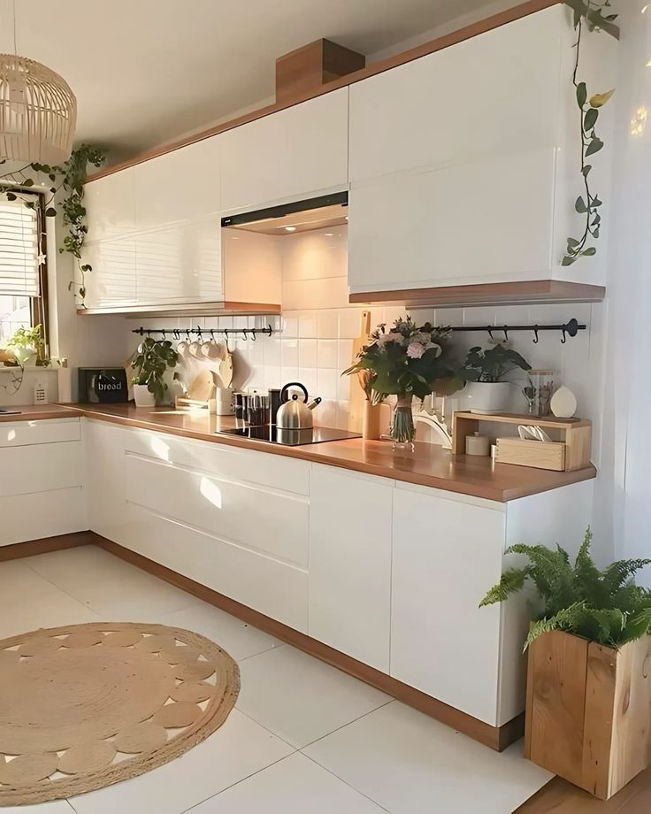 کابینت سفید و چوب