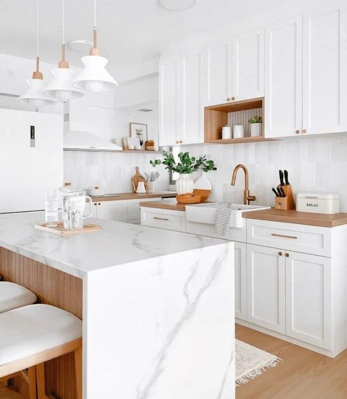 کابینت سفید و چوب