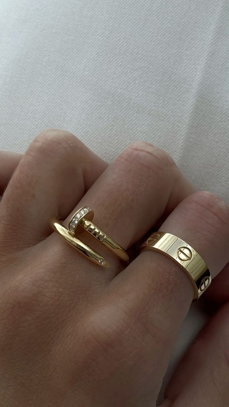 انگشتر کارتیه میخ