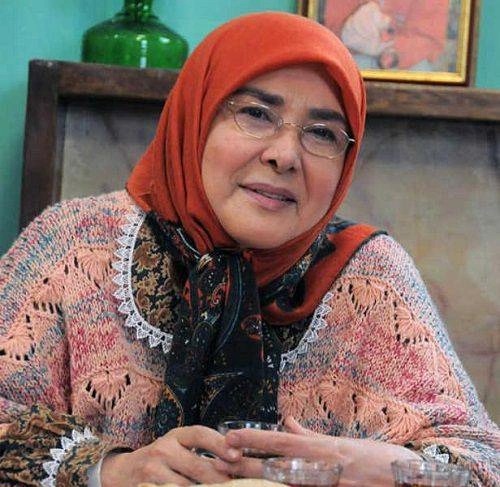 آفرین عبیسی