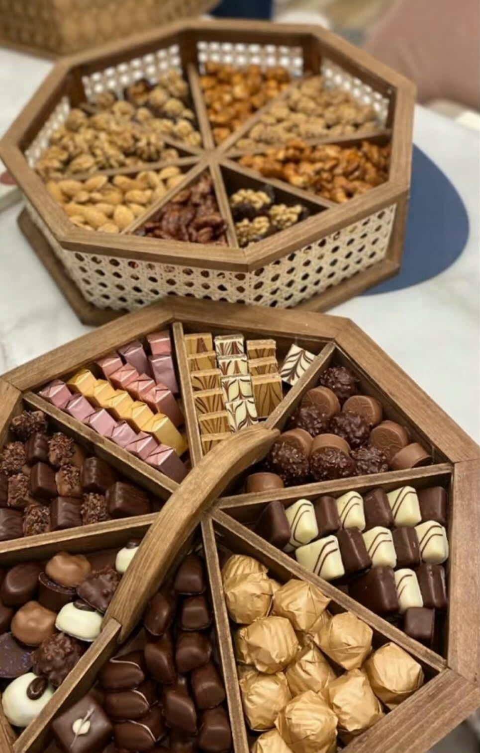 شکلات خوری چوبی