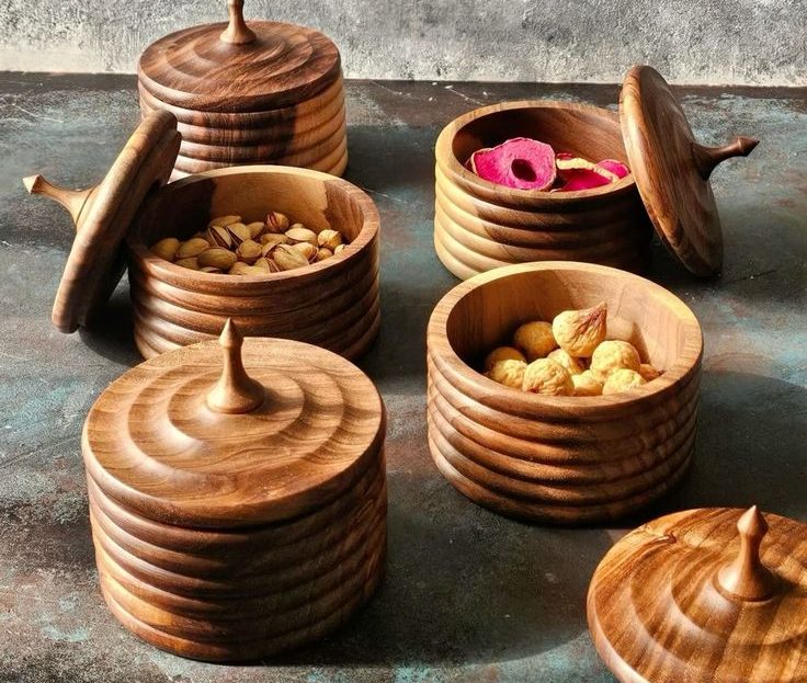 شکلات خوری چوبی