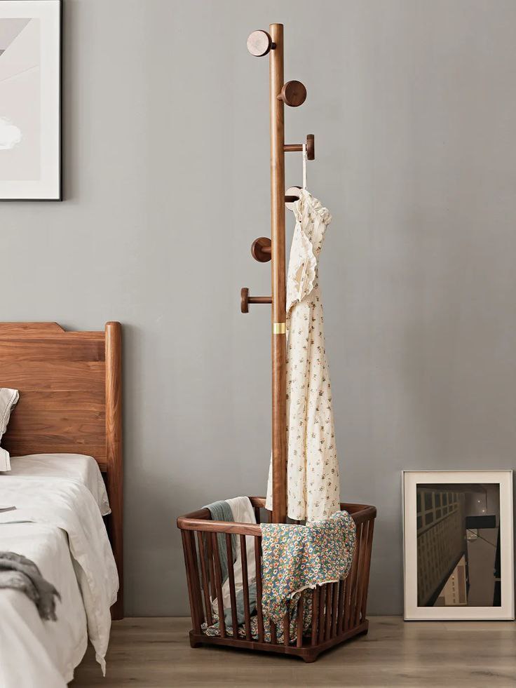 چوب لباسی ایستاده