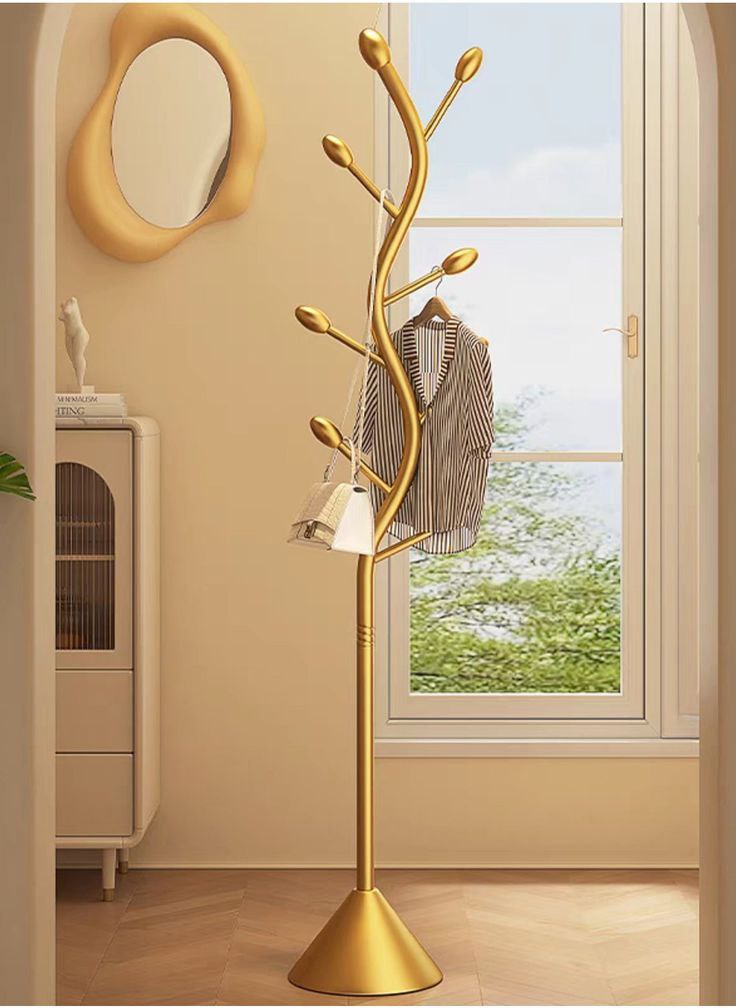 چوب لباسی ایستاده