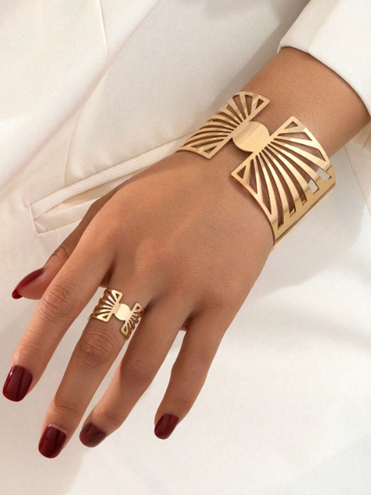 دستبند النگویی