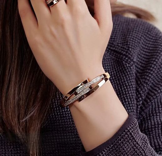 دستبند النگویی