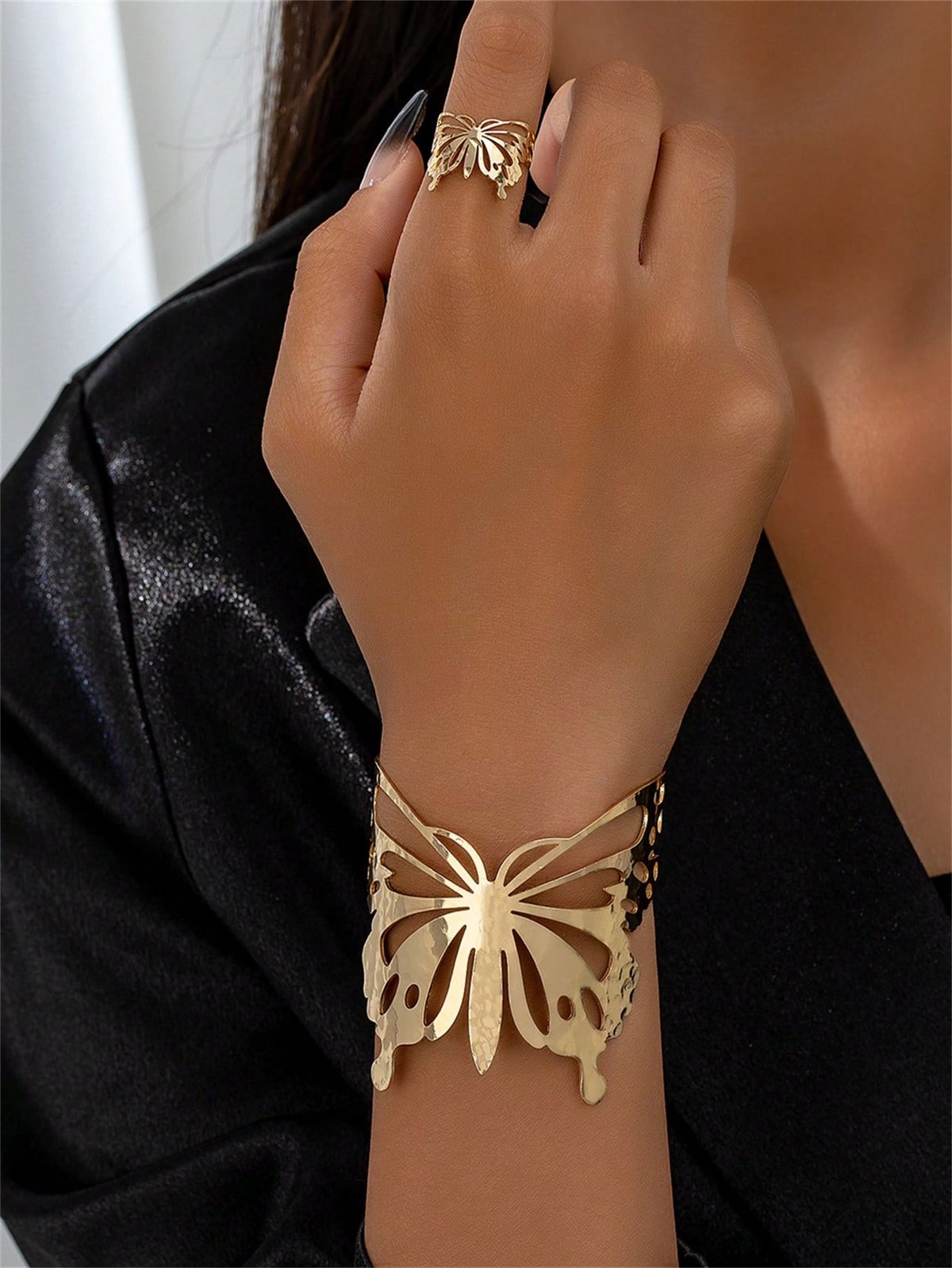 دستبند النگویی