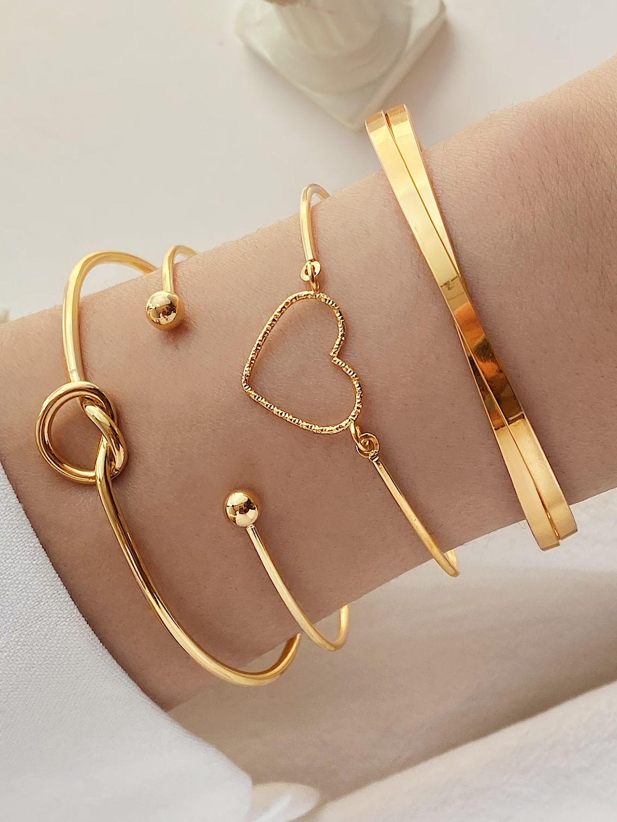 دستبند النگویی