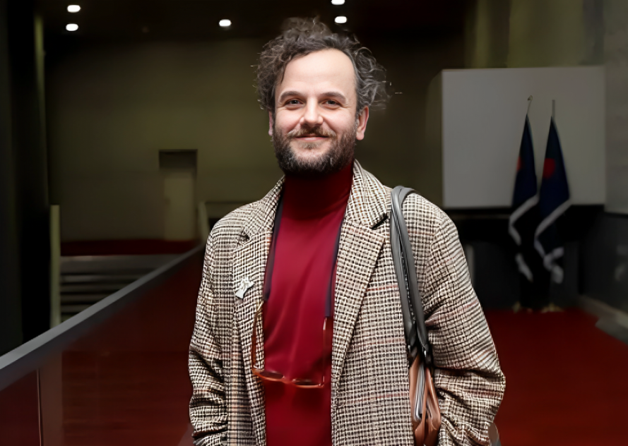 آمین فیض آبادی کیست - زندگینامه آمین فیض آبادی همسر الهام کردا