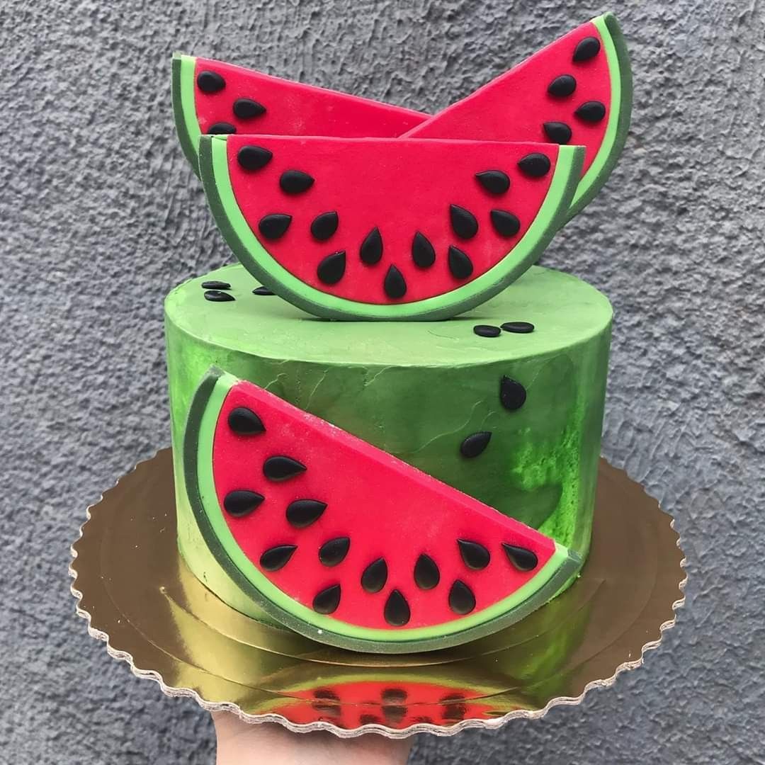 تزیین کیک شب یلدا برای مدرسه