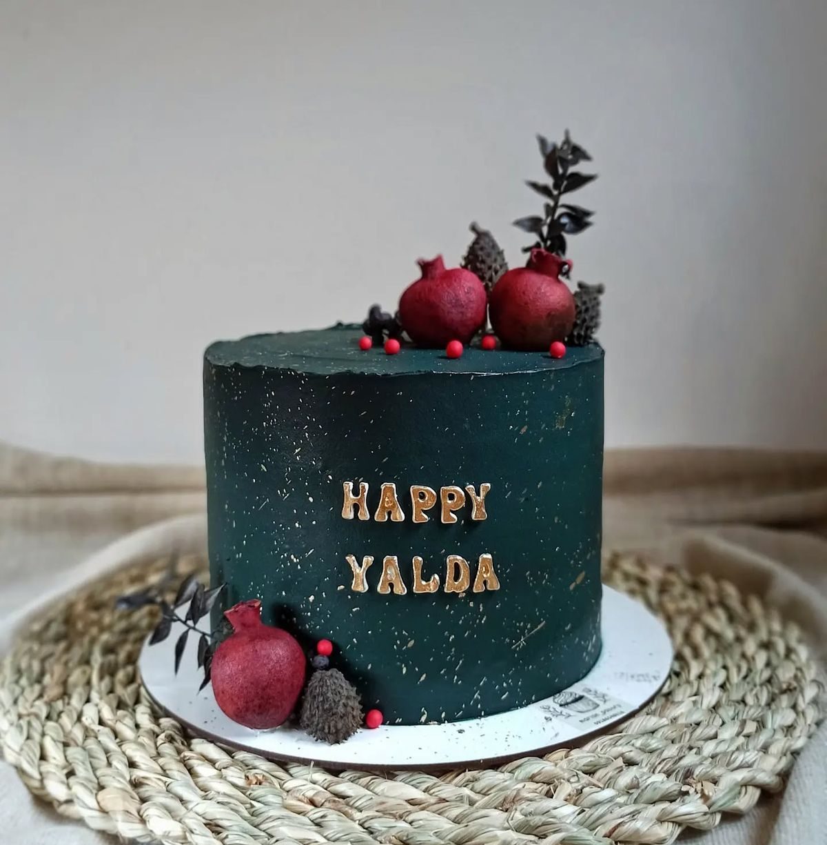 تزیین کیک شب یلدا برای مدرسه