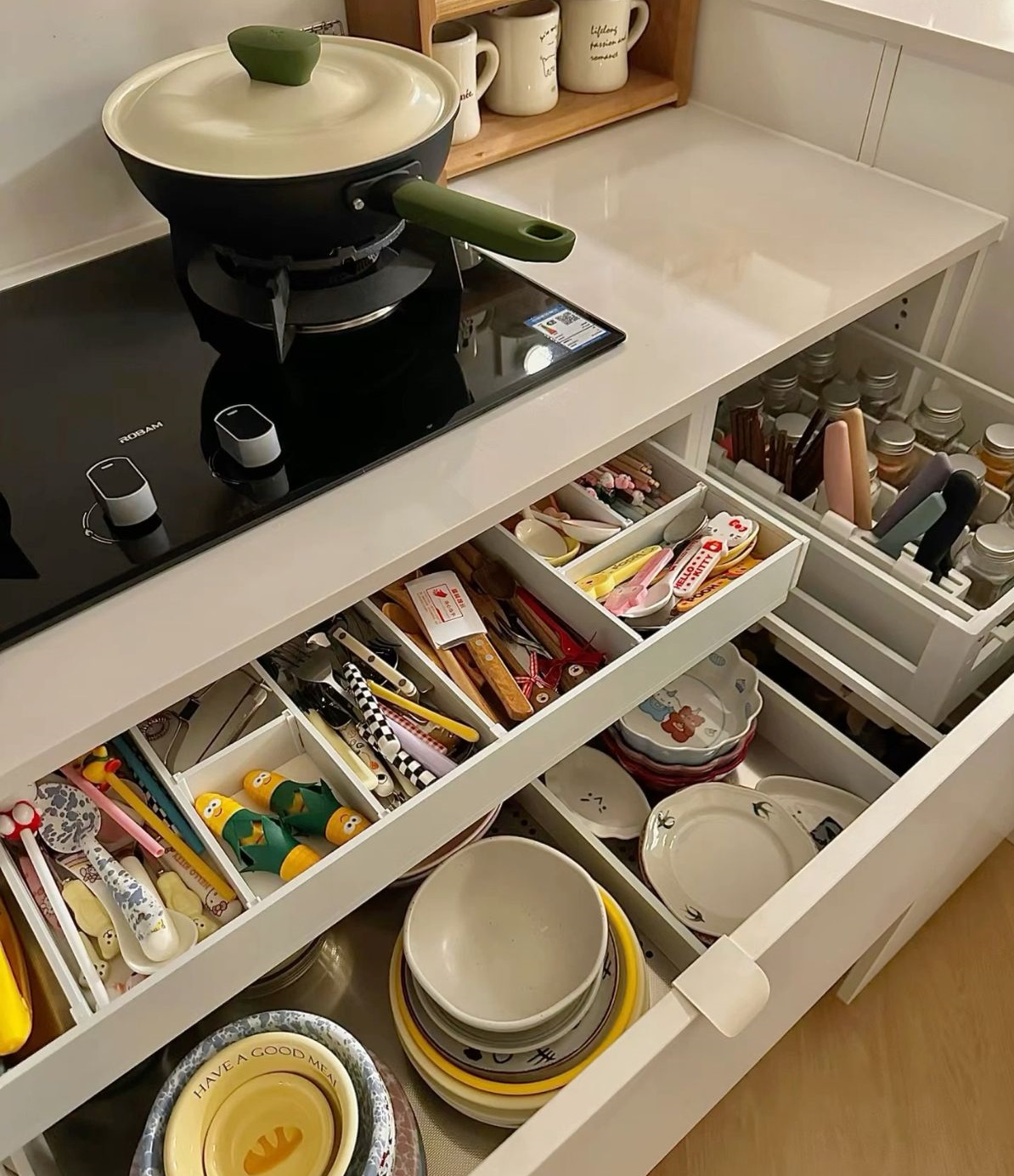 چیدمان کابینت زیر اجاق گاز