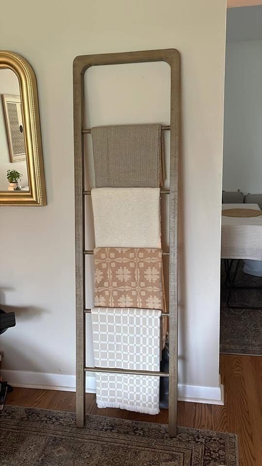 استند پتو و شال مبل