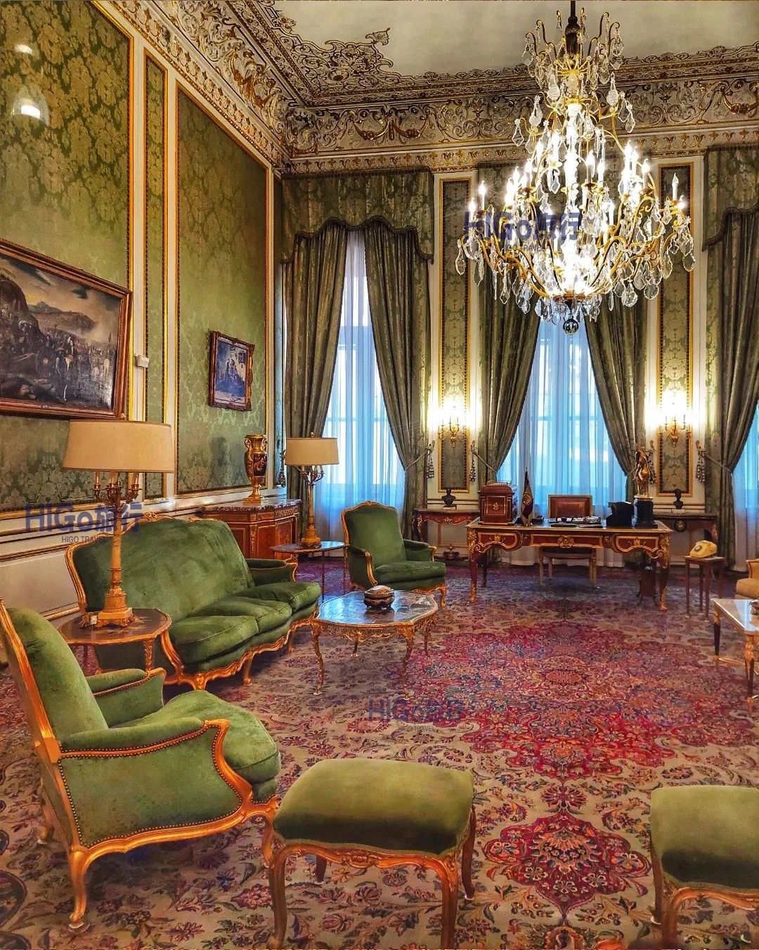 مدل مبل مخمل سبز با چوب قهوه ای و ماهگونی