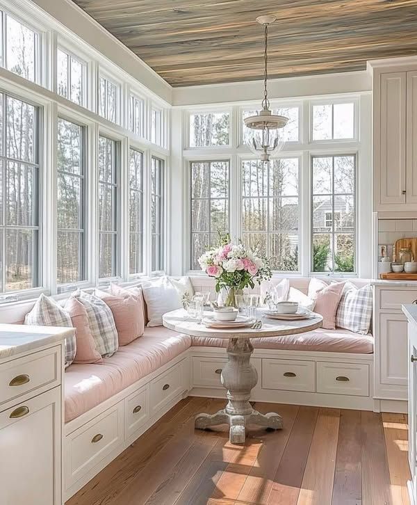 شاه نشین پذیرایی