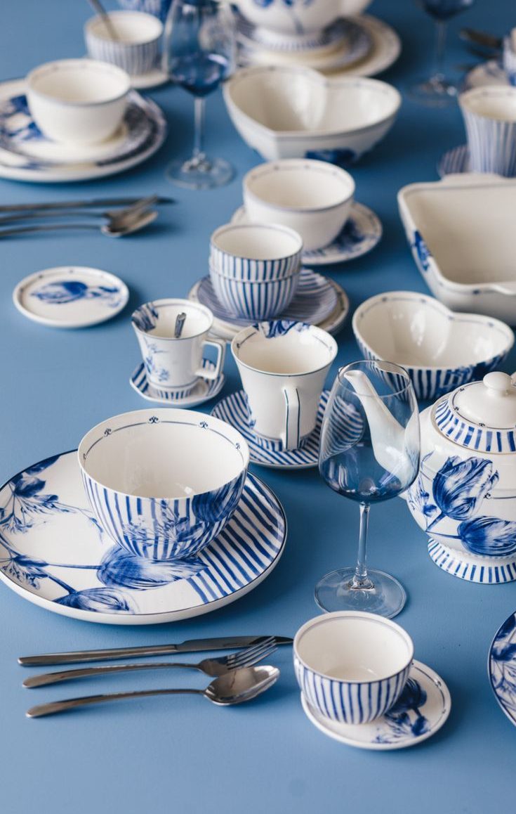 ظروف پذیرایی گل آبی