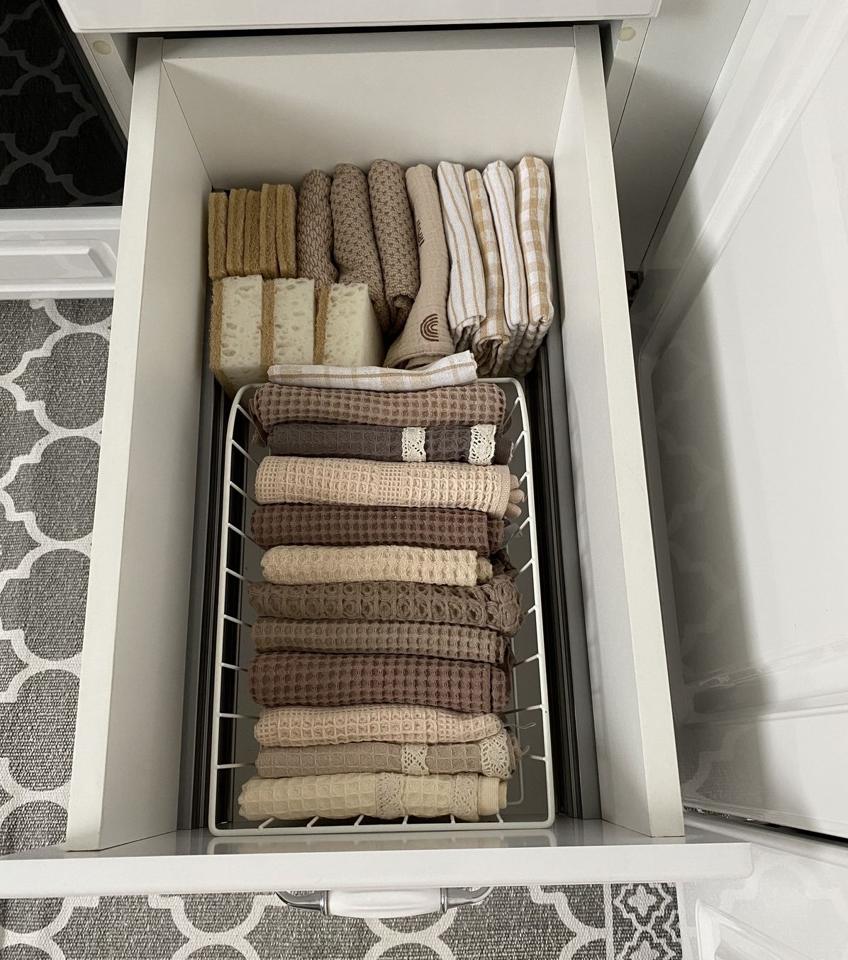 نظم دهنده دستمال آشپزخانه