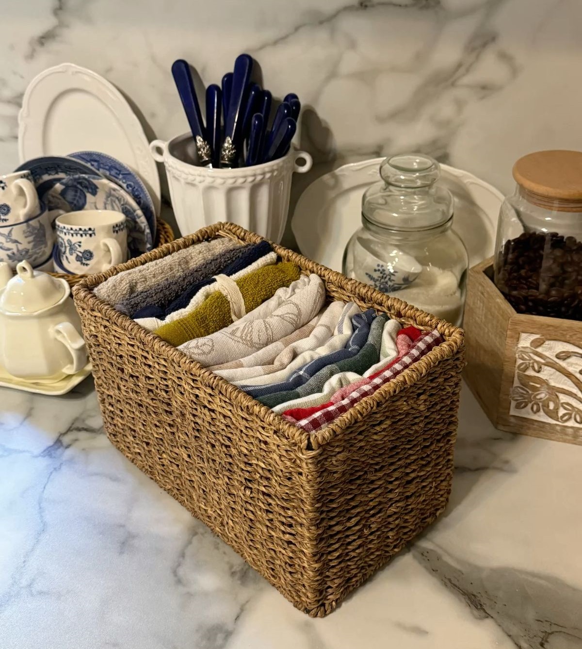 نظم دهنده دستمال آشپزخانه