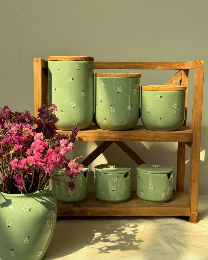 وسایل دکوری و نظم دهنده آشپزخانه چوبی و سرامیک