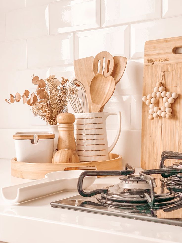 وسایل دکوری و نظم دهنده آشپزخانه چوبی و سرامیک