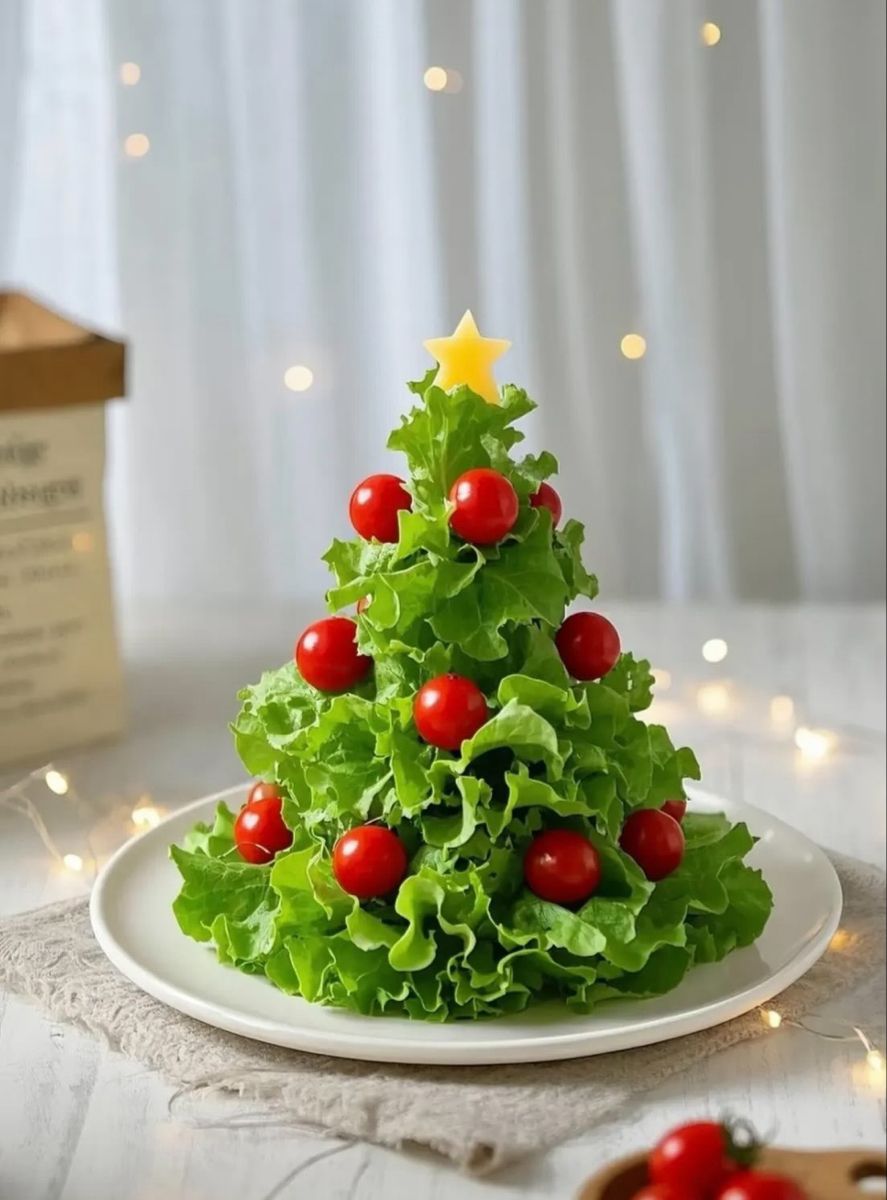 چیدمان و تزیین مخلفات کنار غذا