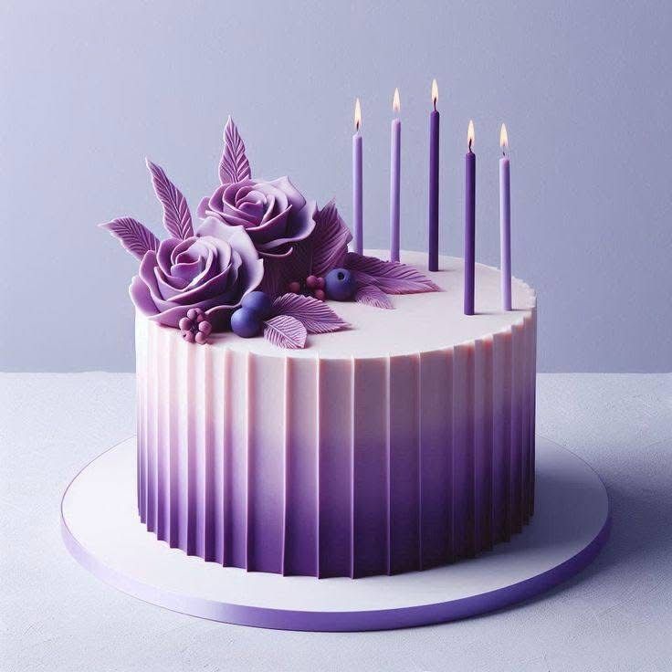 کیک تولد بنفش