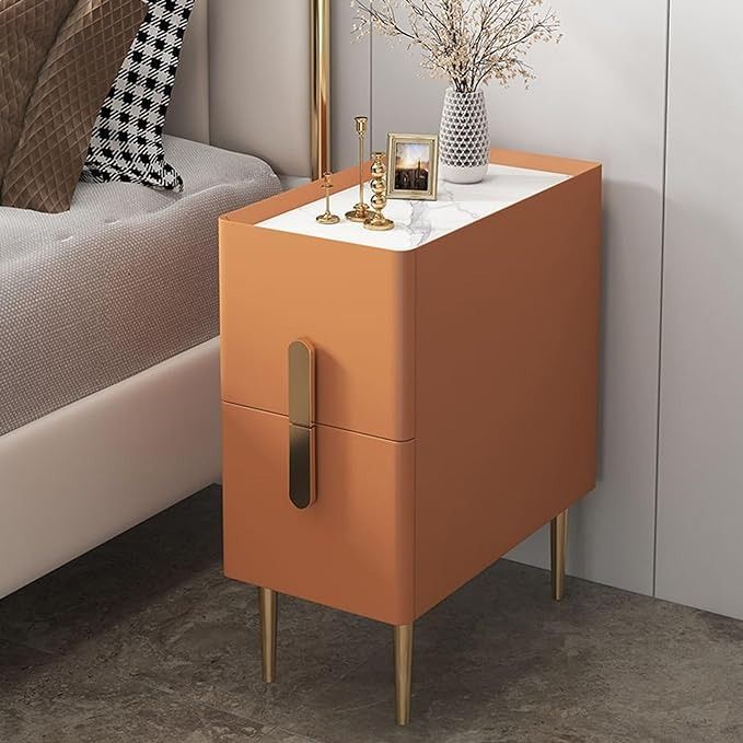 میز کنار تخت