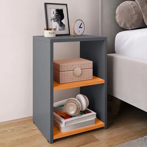 میز کنار تخت