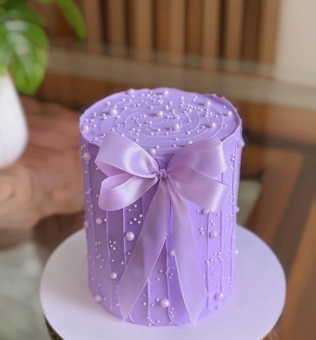 کیک تولد بنفش