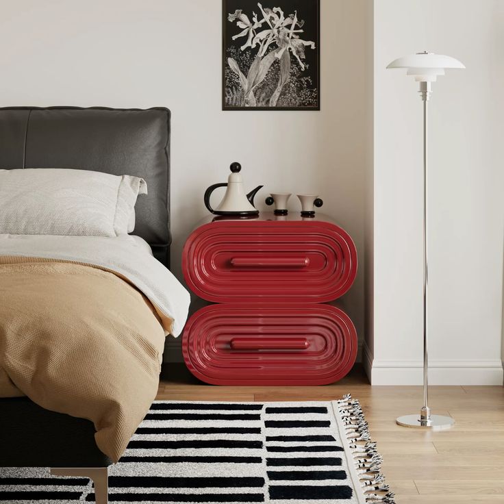 میز کنار تخت