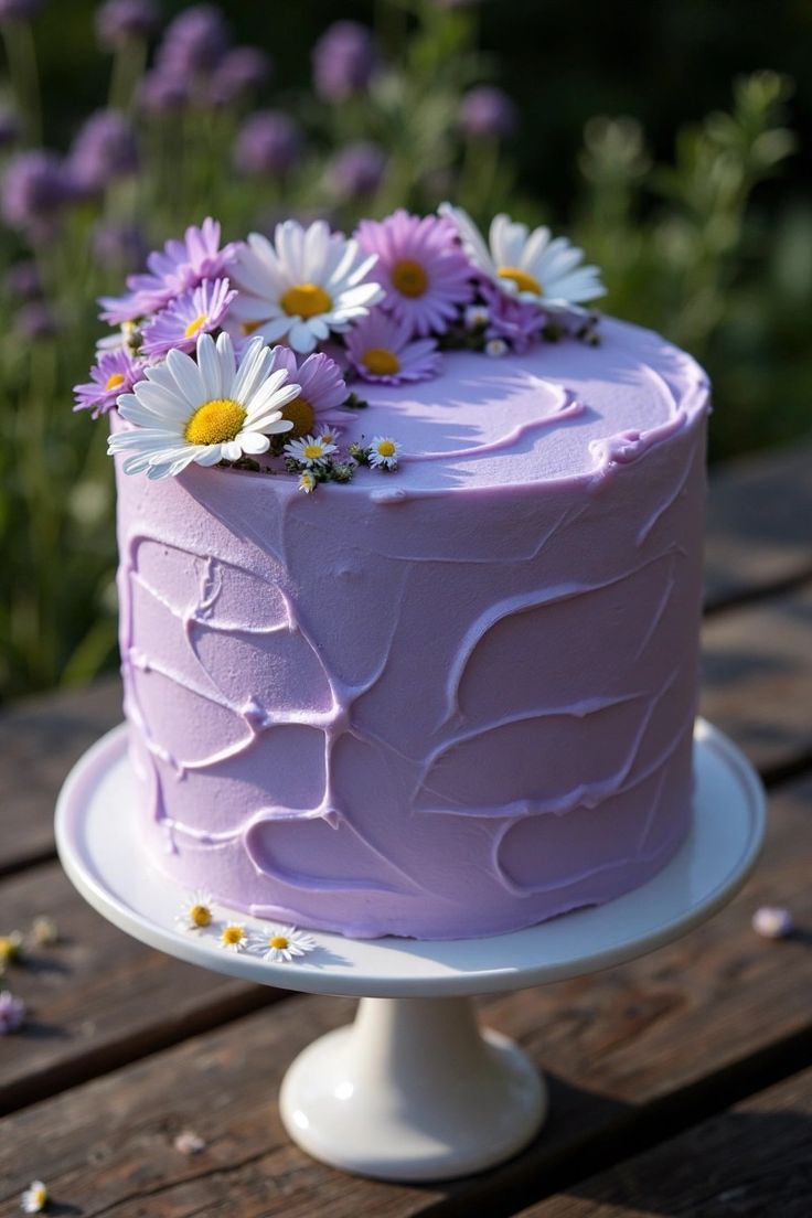 کیک تولد بنفش