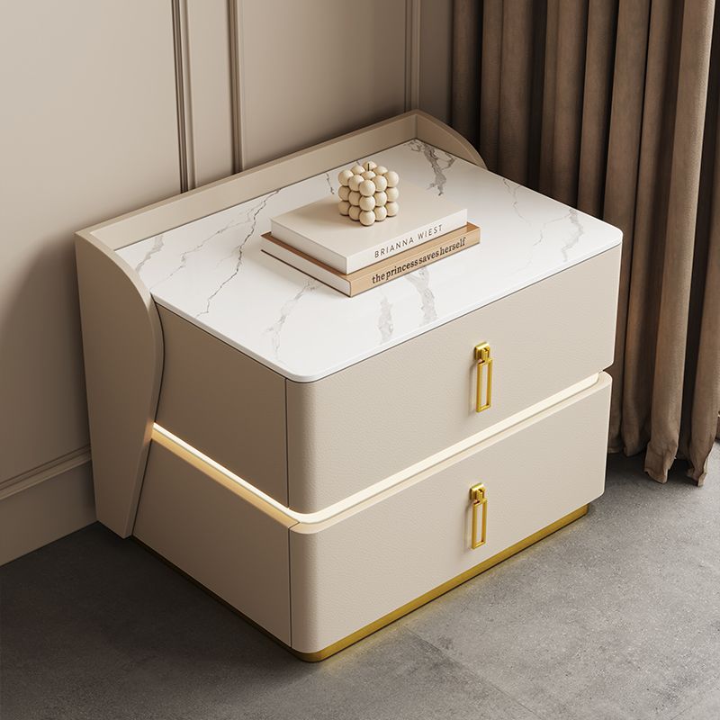 میز کنار تخت