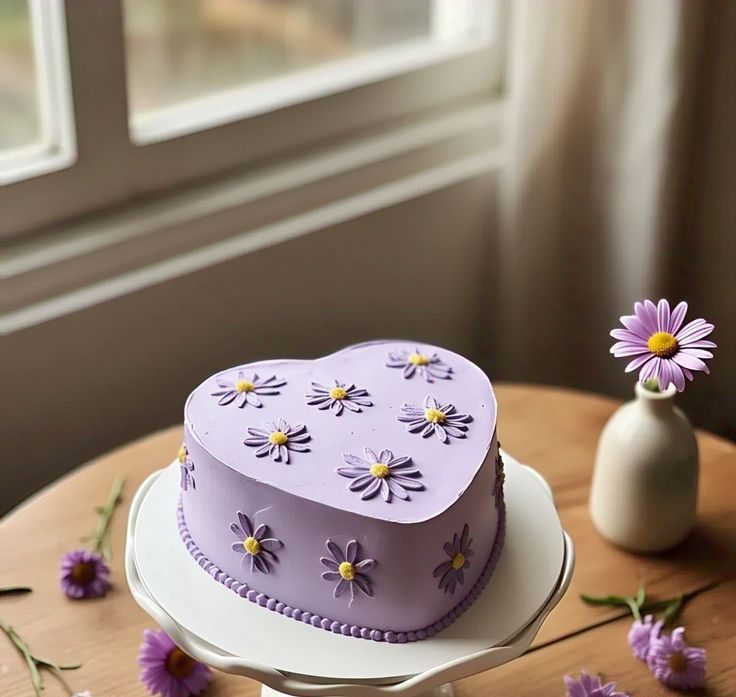 کیک تولد بنفش