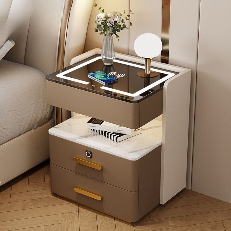 میز کنار تخت