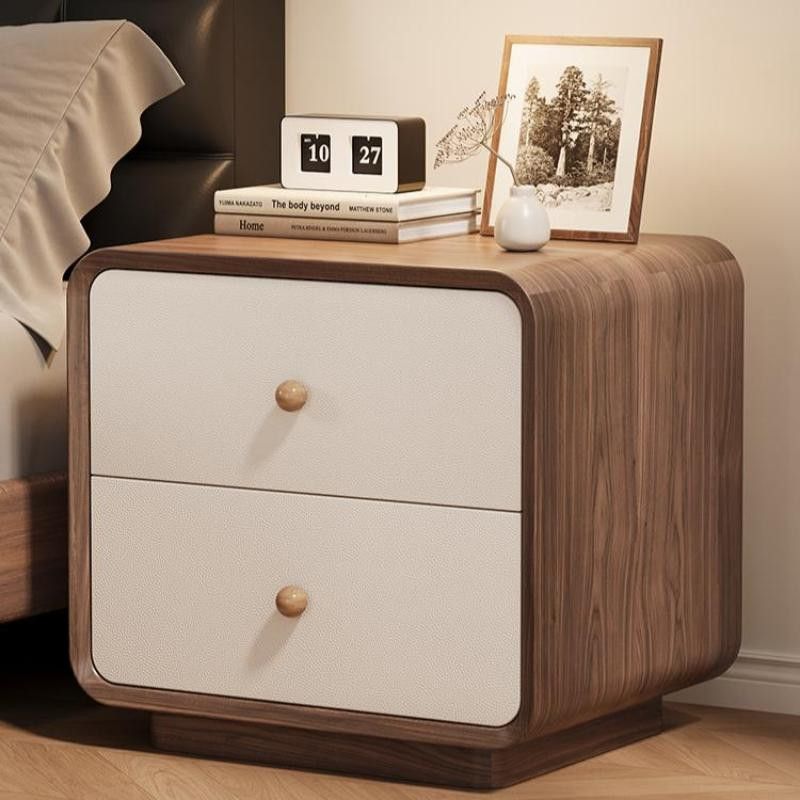 میز کنار تخت