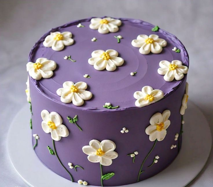 کیک تولد بنفش