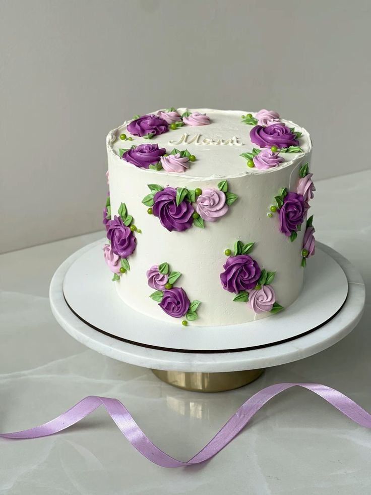 کیک تولد بنفش