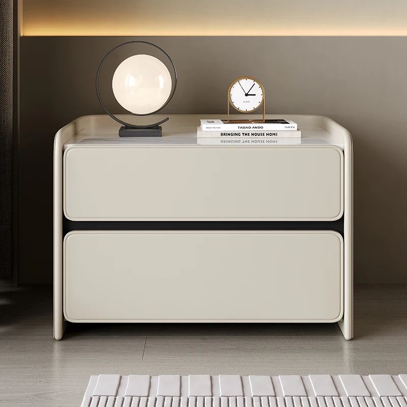 میز کنار تخت