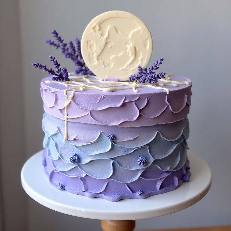 کیک تولد بنفش