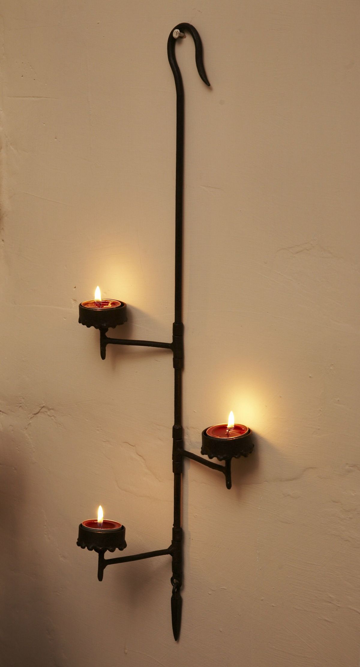 استند دیواری شمع