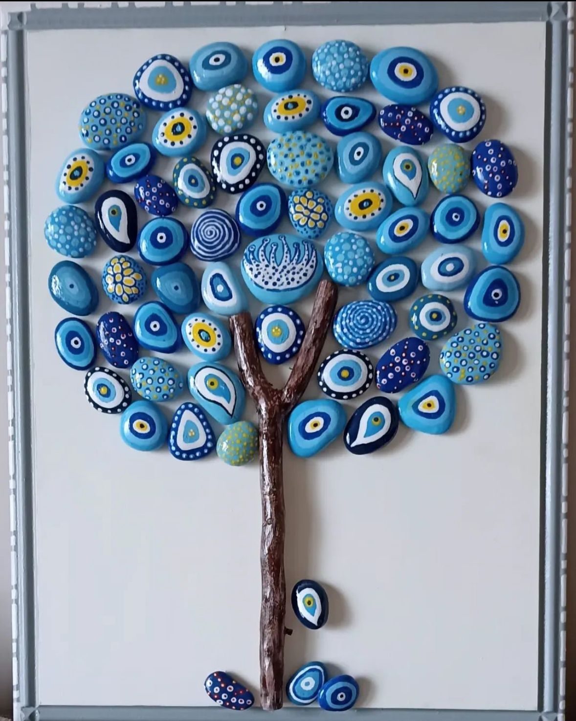 تابلو و دیوارکوب خوشگل با سنگ های نقاشی شده