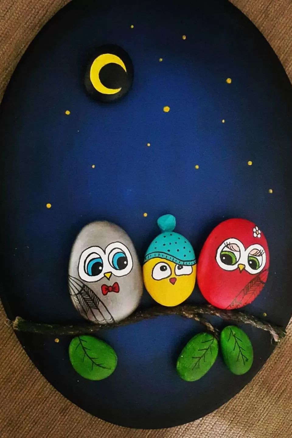 تابلو و دیوارکوب خوشگل با سنگ های نقاشی شده