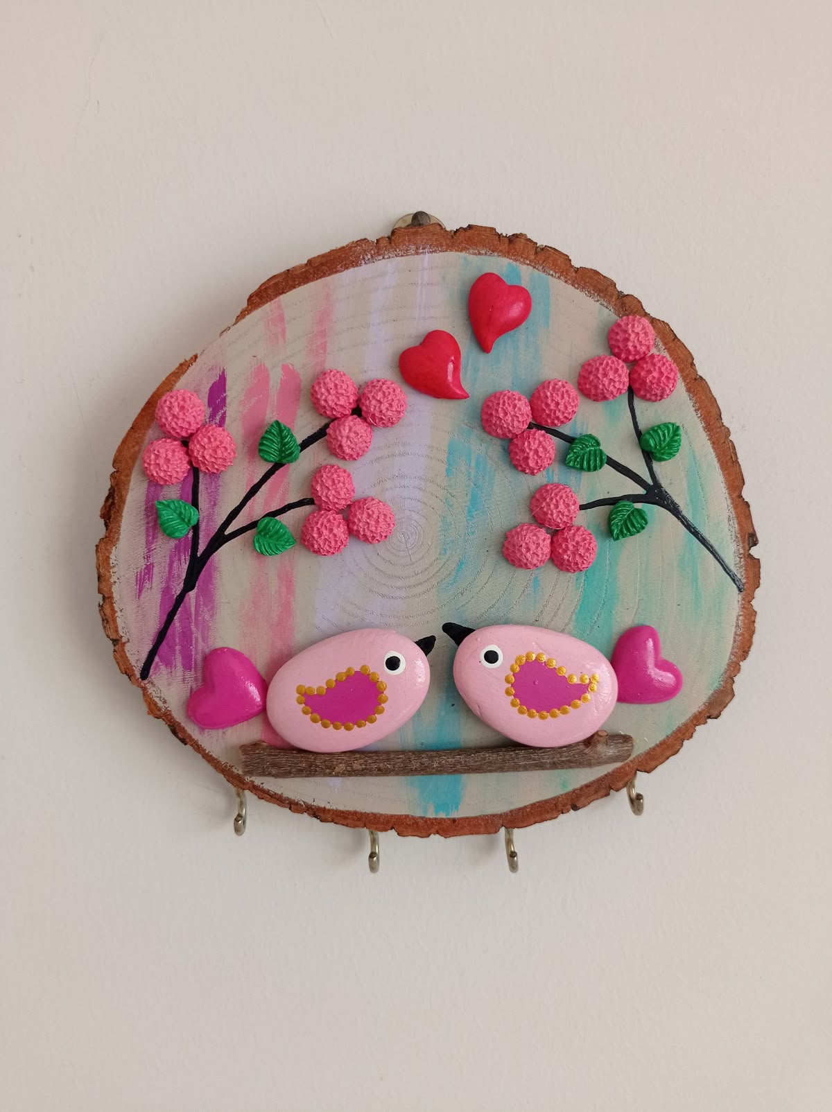 تابلو و دیوارکوب خوشگل با سنگ های نقاشی شده