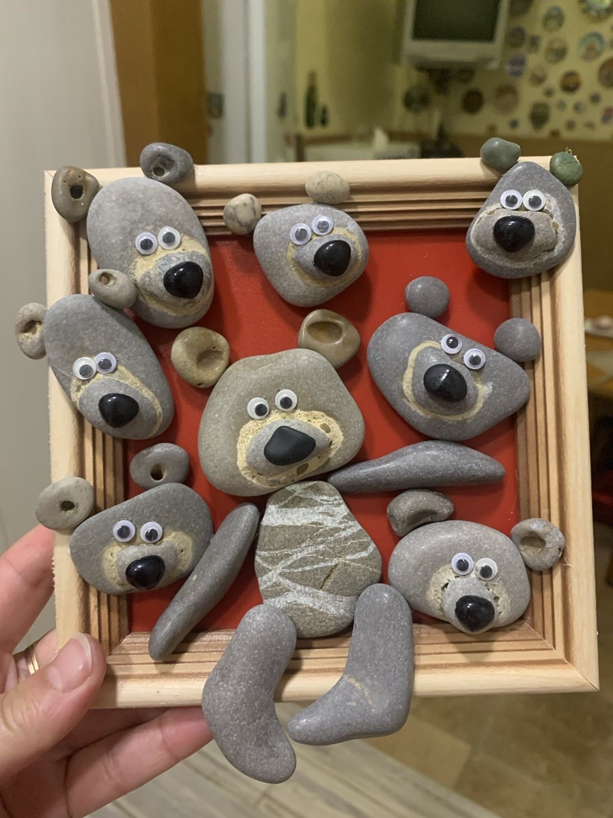 تابلو و دیوارکوب خوشگل با سنگ های نقاشی شده