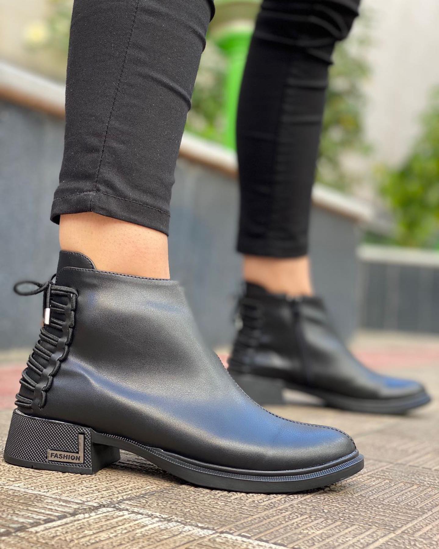 بوت پشت بند دار